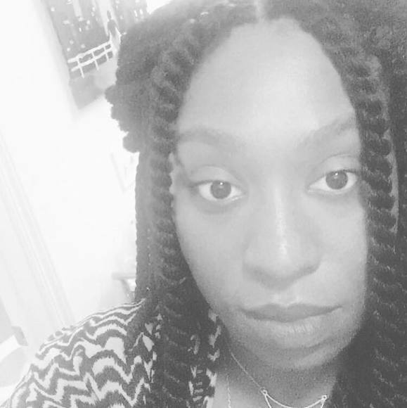 Meet your Posher, Lynette - Picture 1 of 1